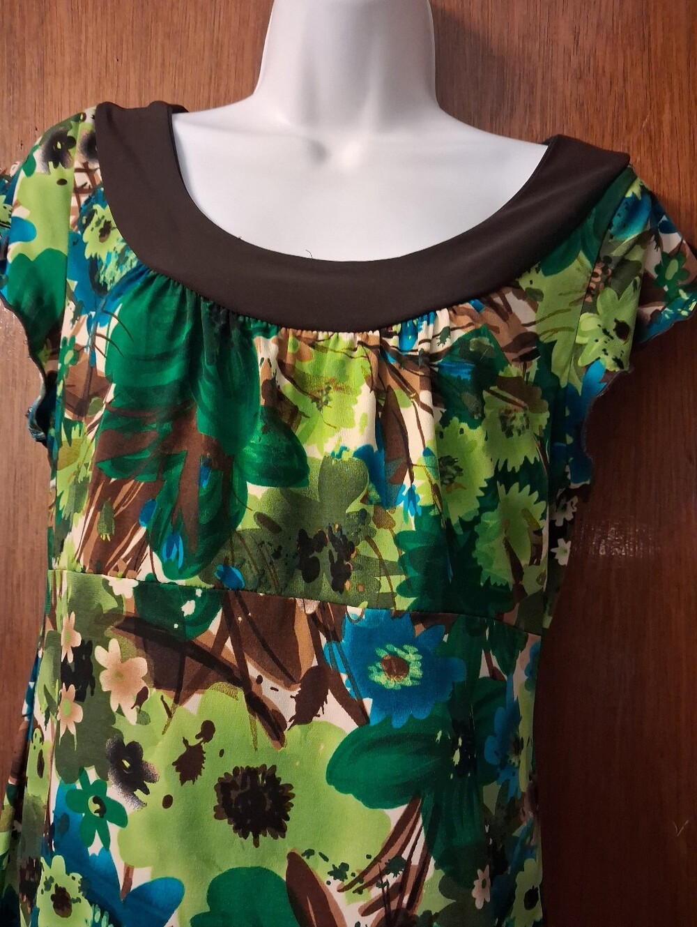 Women's Green-Brown Floral Short Sleeve Blouse Small